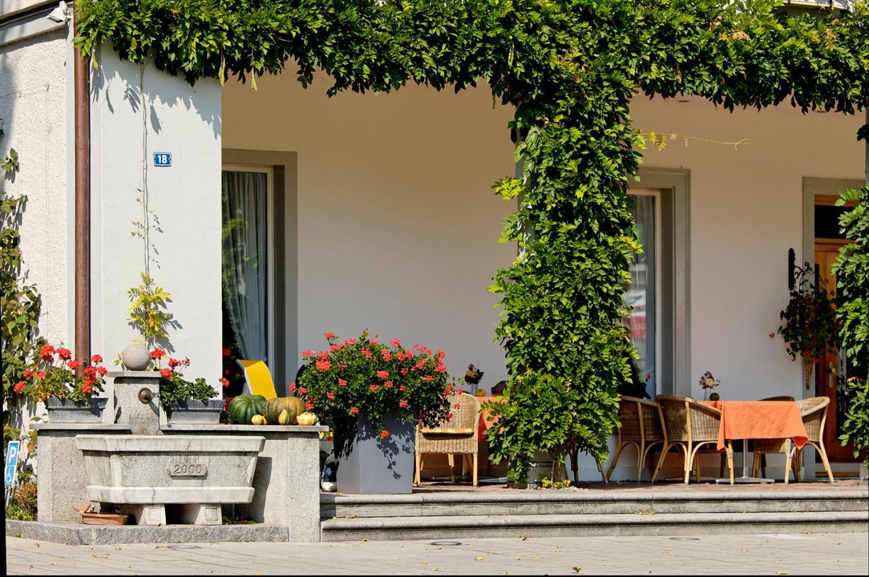 Hotel Beausite Budget Unterseen Extérieur photo
